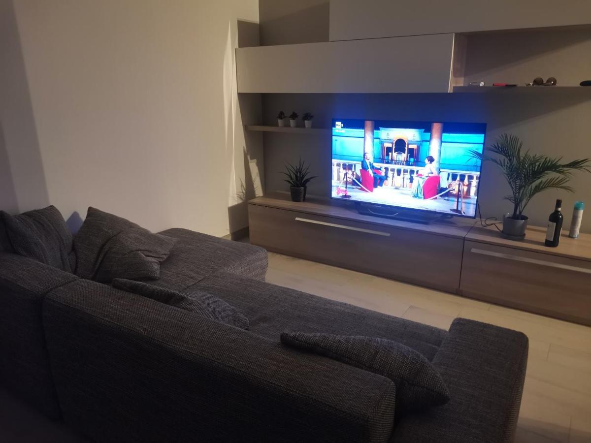 Shining House In Milan Apartment ภายนอก รูปภาพ