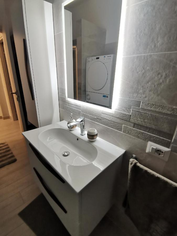 Shining House In Milan Apartment ภายนอก รูปภาพ